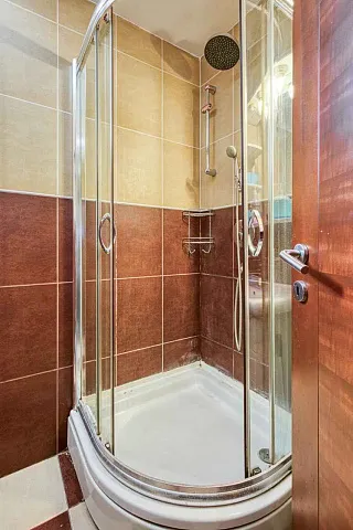 One-bedroom apartment in central Budva, 40 m² — photo 13